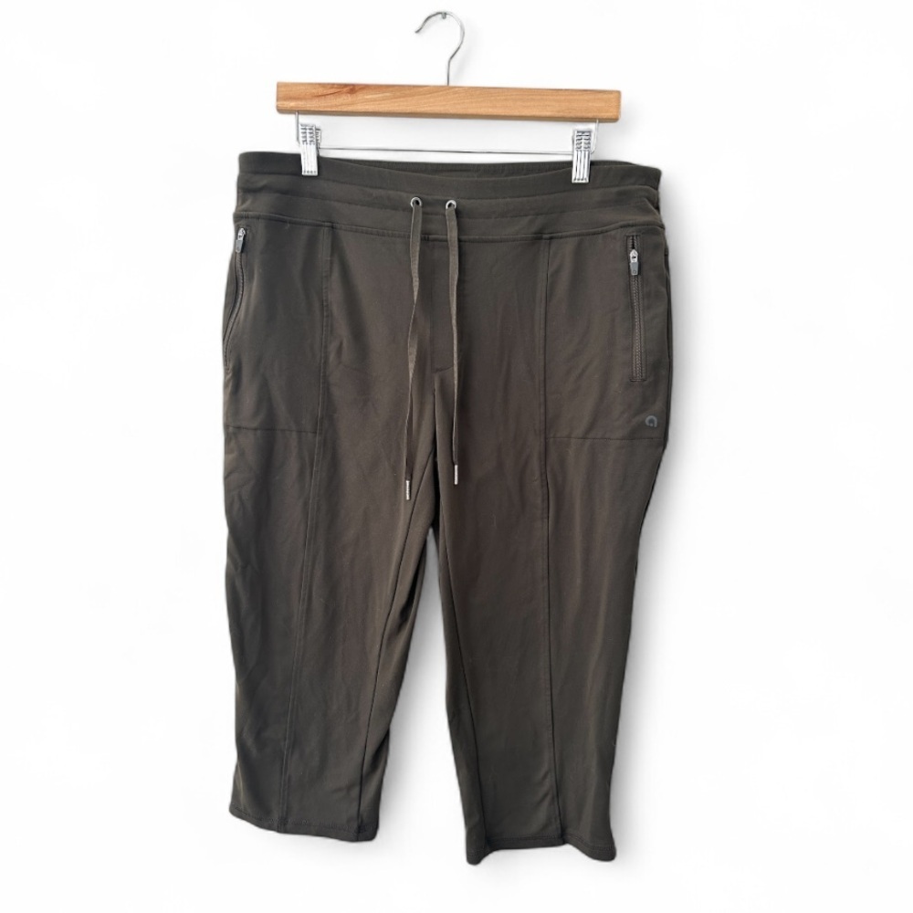 Reitmans-HYBA Dark Green/Brown Activewear Capris Yoga Pants